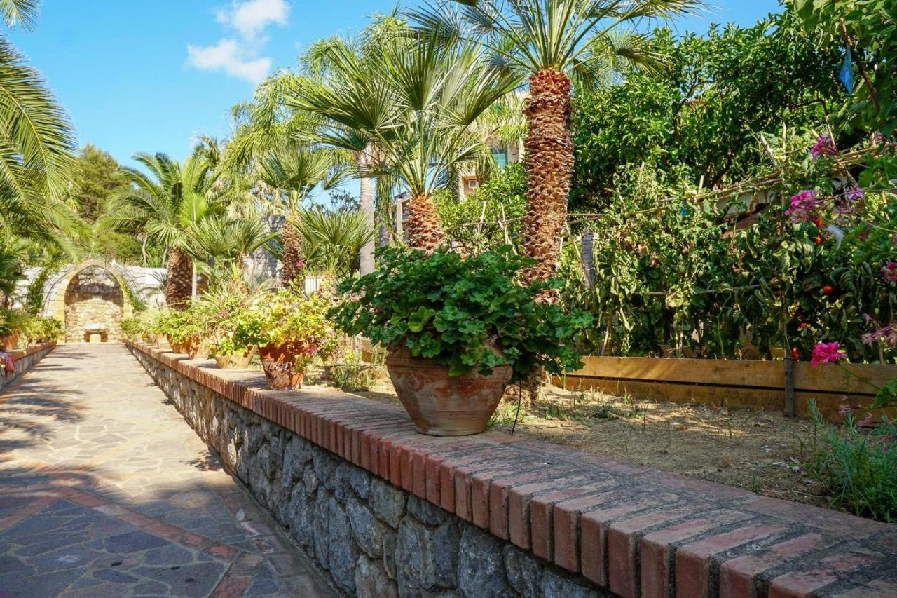 Villa Caterina - Solemar Sicilia เชฟาลู ภายนอก รูปภาพ